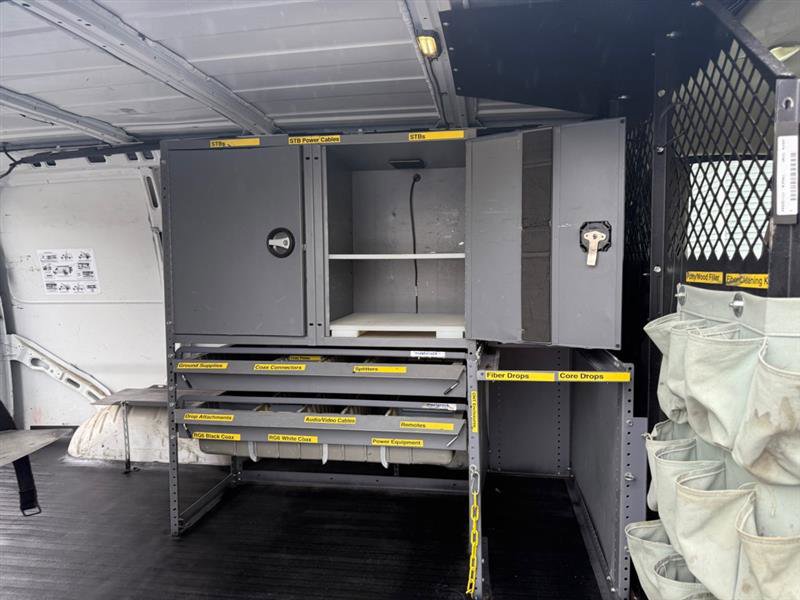 Used 2011 Chevrolet Express 2500 image 28