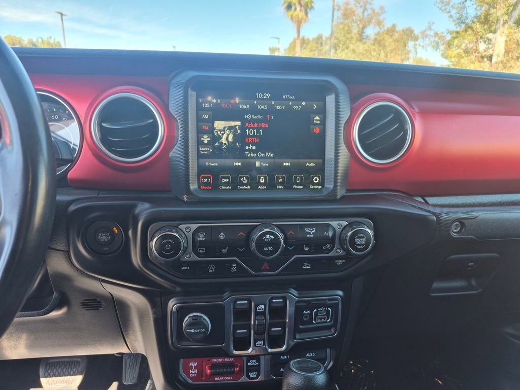 Used 2022 Jeep Gladiator Rubicon w/ Cold Weather Group AWD/4WD image 14