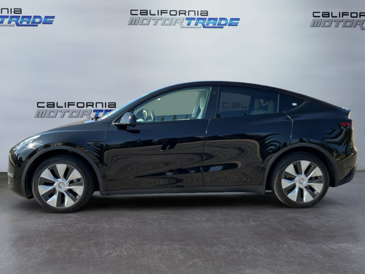Used 2022 Tesla Model Y Long Range AWD/4WD image 8
