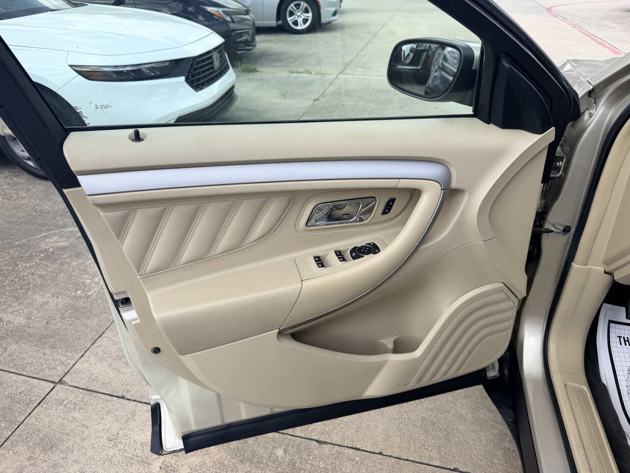 Used 2017 Ford Taurus SEL w/ Equipment Group 201A FWD image 12