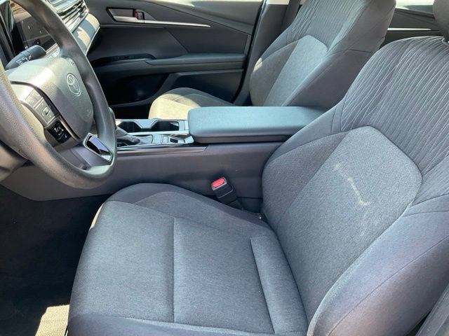 Used 2025 Toyota Camry LE FWD image 5