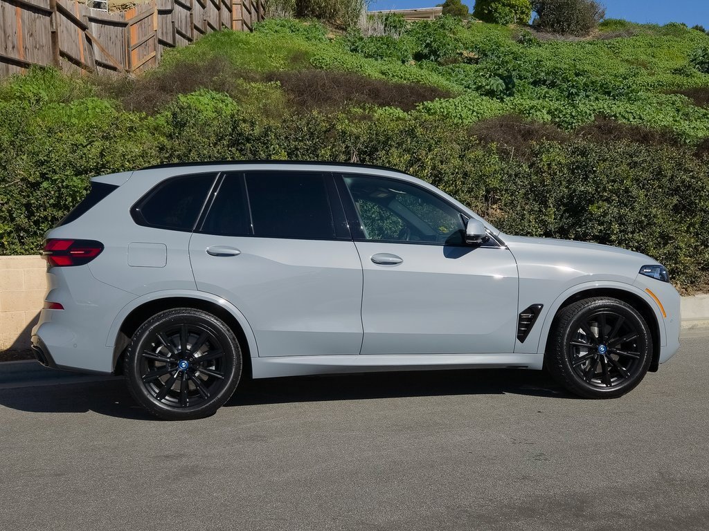 Used 2024 BMW X5 xDrive50e w/ M Sport Package image 4