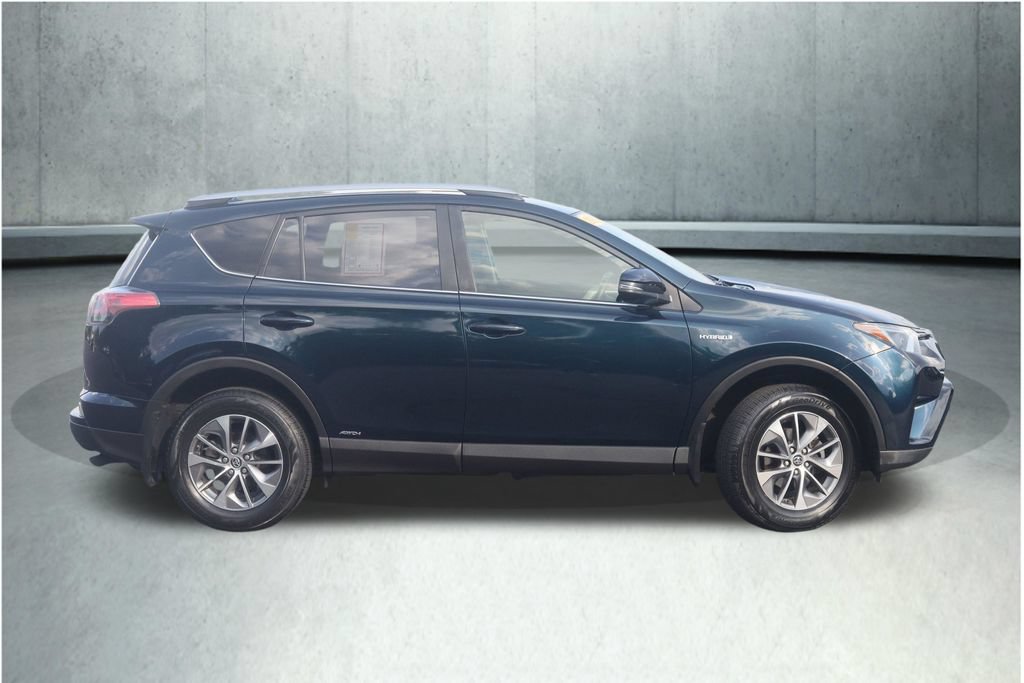 Certified 2018 Toyota RAV4 LE AWD/4WD image 20