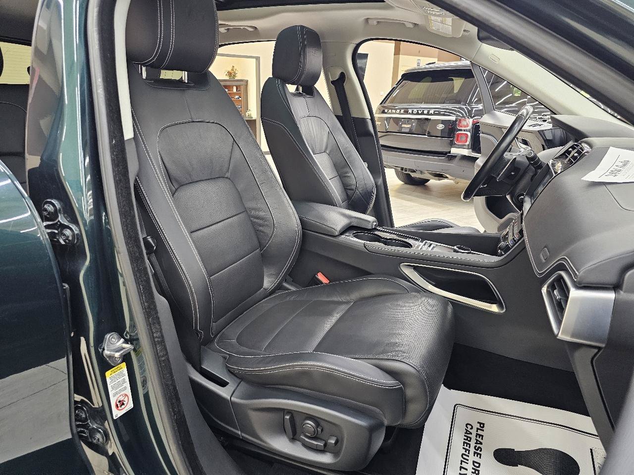 Used 2017 Jaguar F-PACE S AWD/4WD image 19