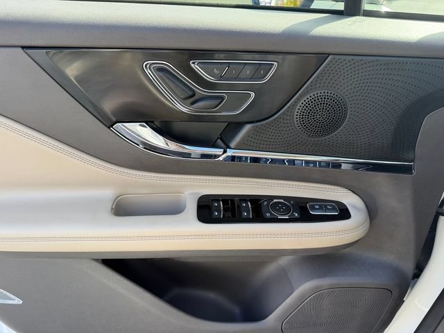 Used 2023 Lincoln Corsair Reserve w/ Equipment Group 201A FWD image 30