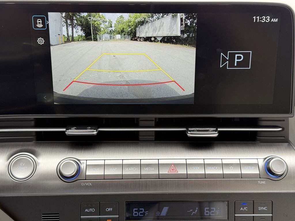 New 2025 Hyundai Kona SE image 16