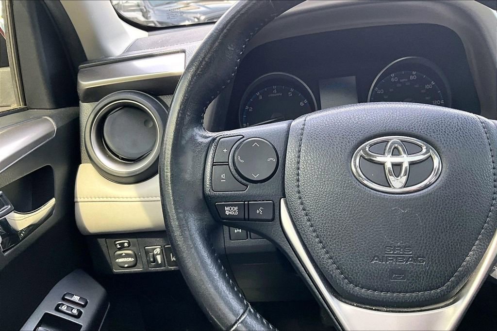 Used 2018 Toyota RAV4 XLE AWD/4WD image 10