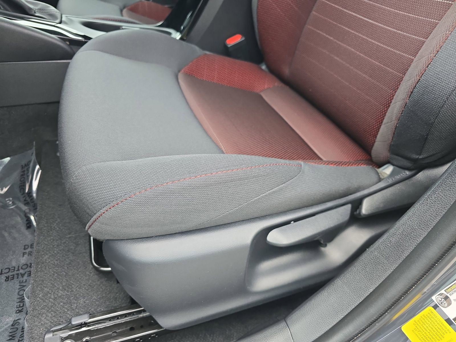 Used 2025 Toyota Corolla SE image 35