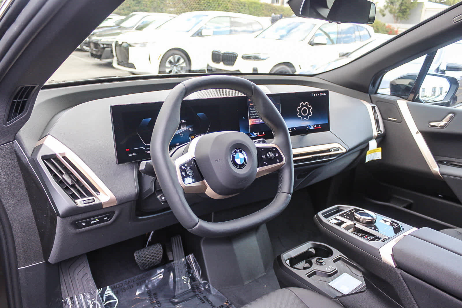 New 2026 BMW iX xDrive60 w/ Premium Package AWD/4WD image 17