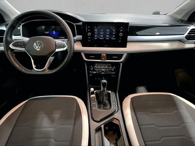 Used 2025 Volkswagen Taos SE FWD image 16