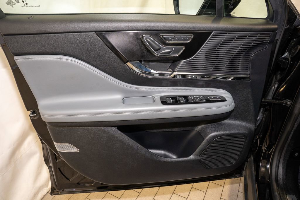 Used 2020 Lincoln Corsair FWD w/ Equipment Group 101A image 11