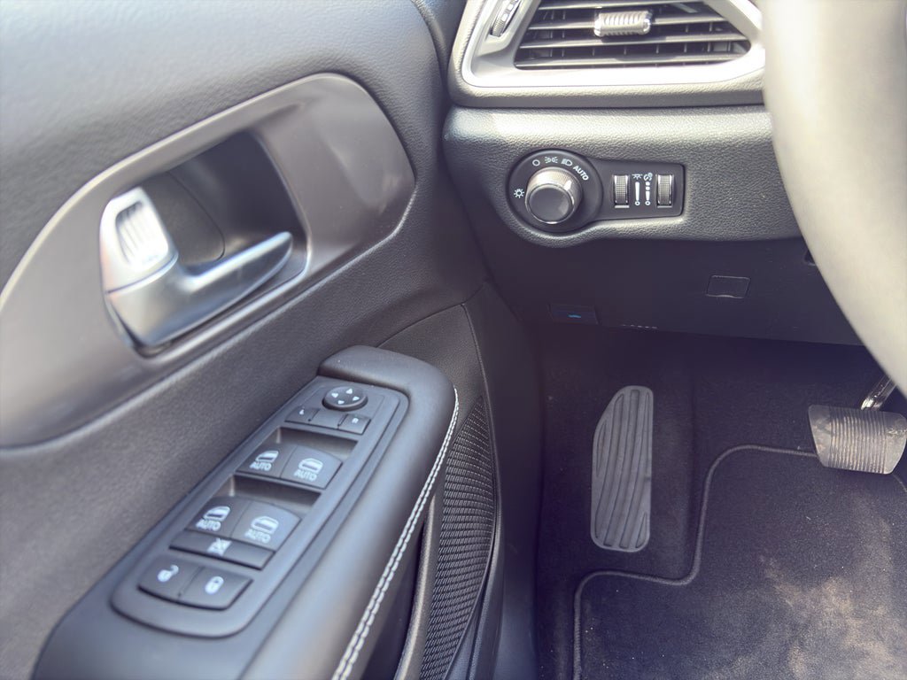 New 2026 Chrysler Voyager LX FWD image 25