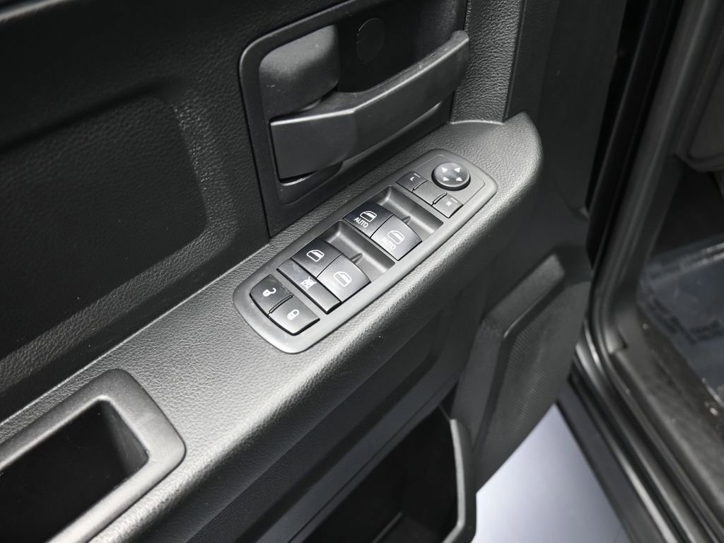 Used 2018 RAM 1500 Express image 13