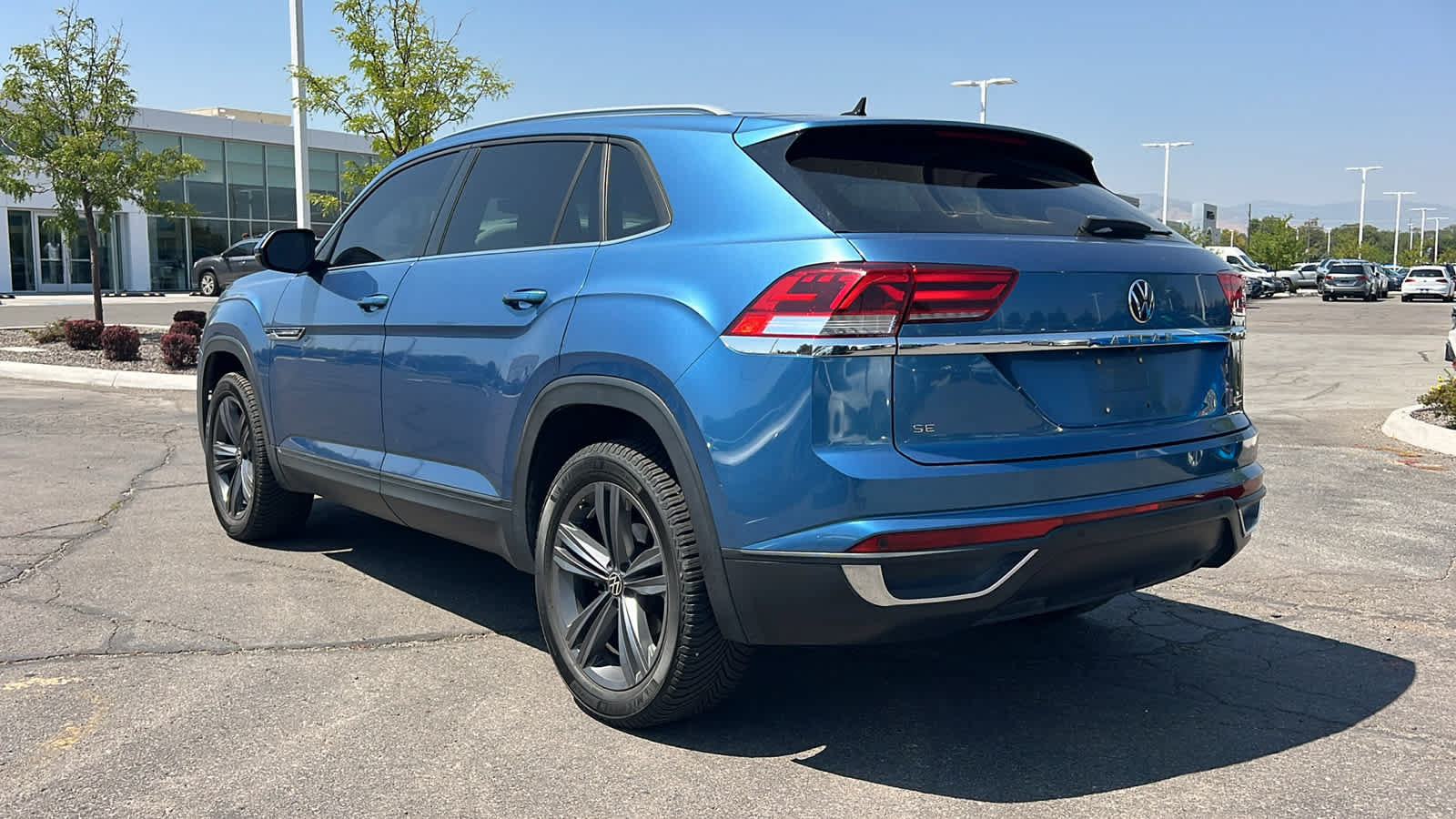 Used 2020 Volkswagen Atlas Cross Sport SE AWD/4WD image 7
