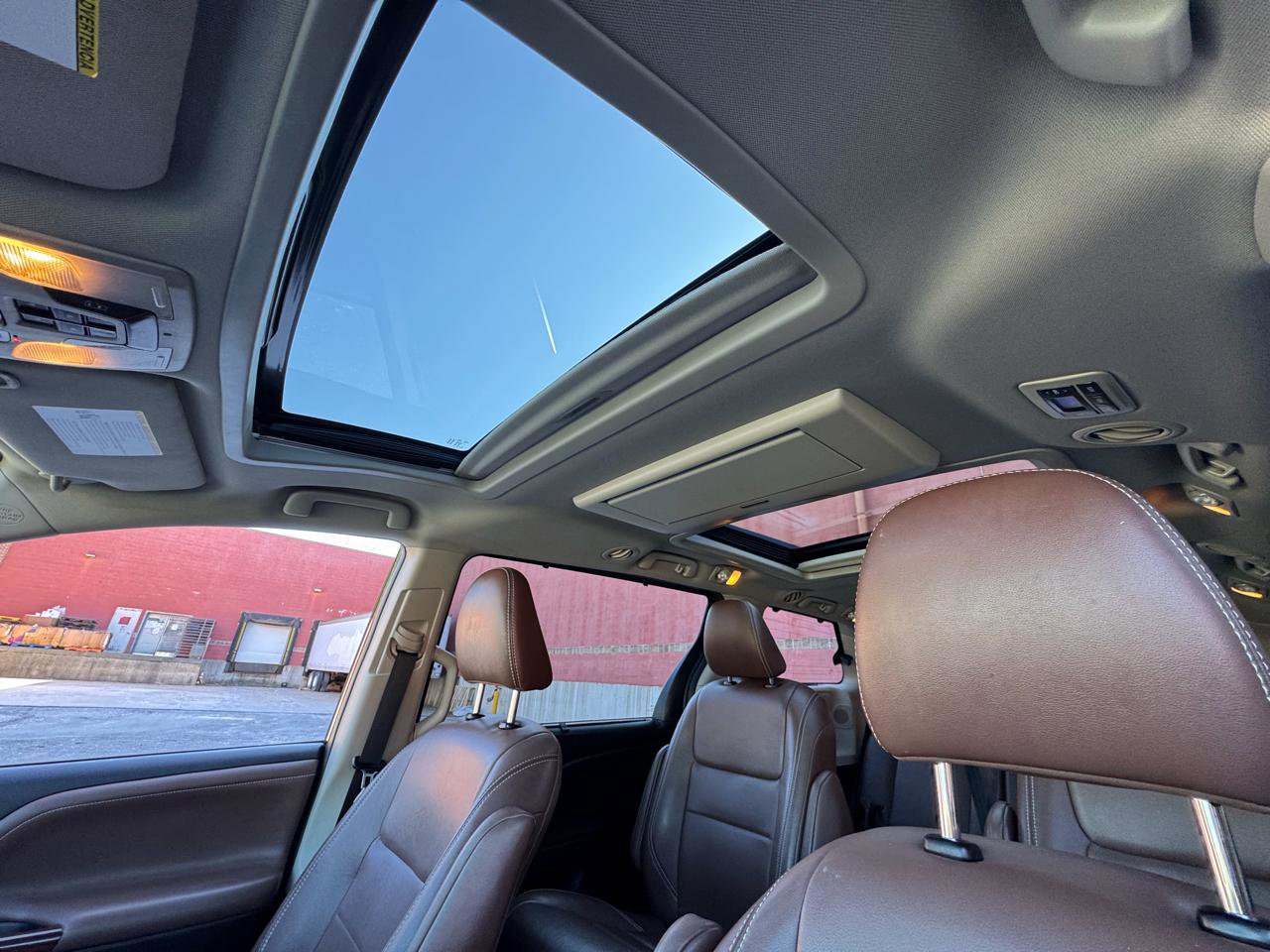 Used 2018 Toyota Sienna Limited Premium image 9