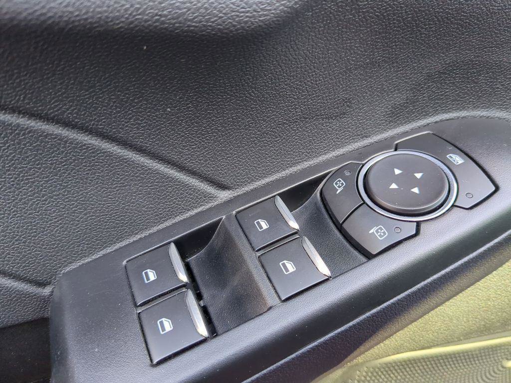 Used 2022 Ford Escape SE w/ SE Sport Appearance Package image 13