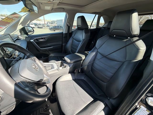 Used 2020 Toyota RAV4 XLE Premium image 13