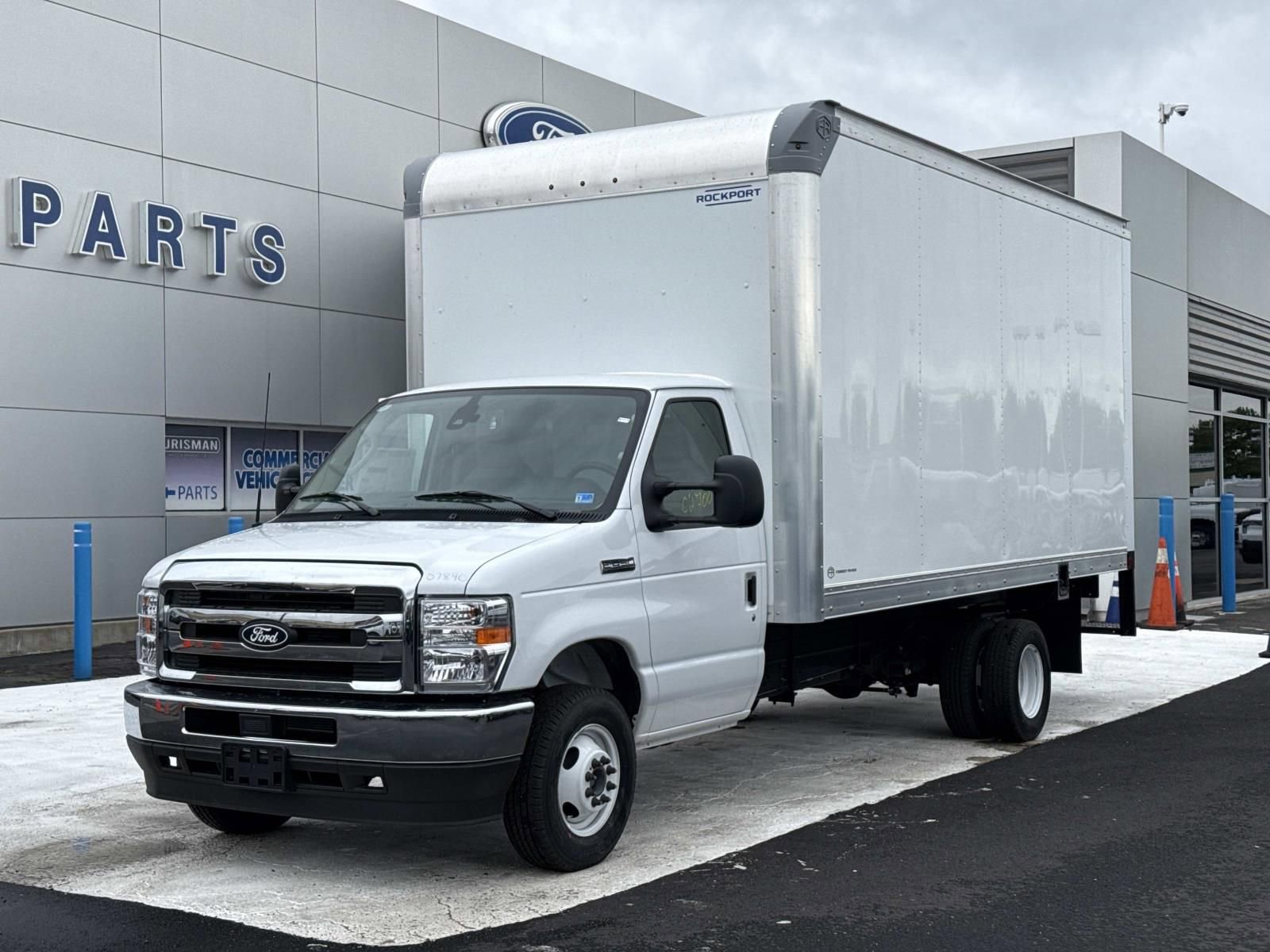 New 2027 Ford E-450 and Econoline 450 Super Duty w/ Power Equipment Group RWD image 7