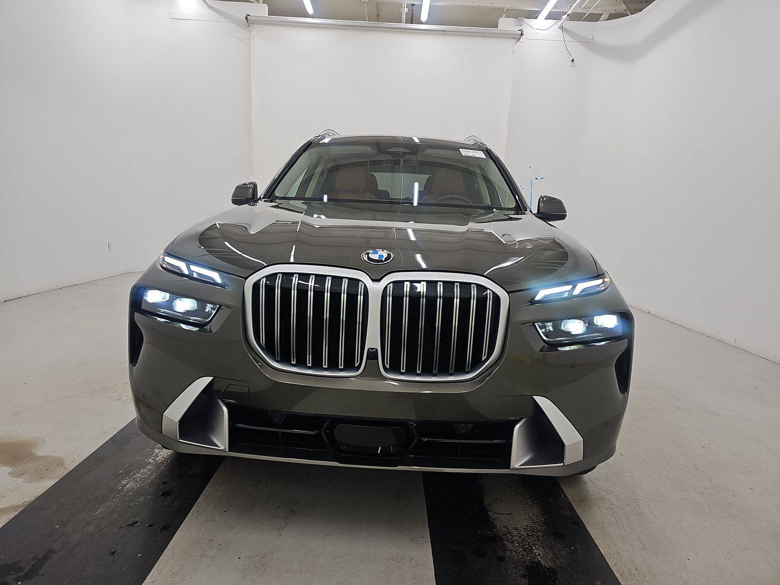 Used 2026 BMW X7 xDrive40i AWD/4WD image 5