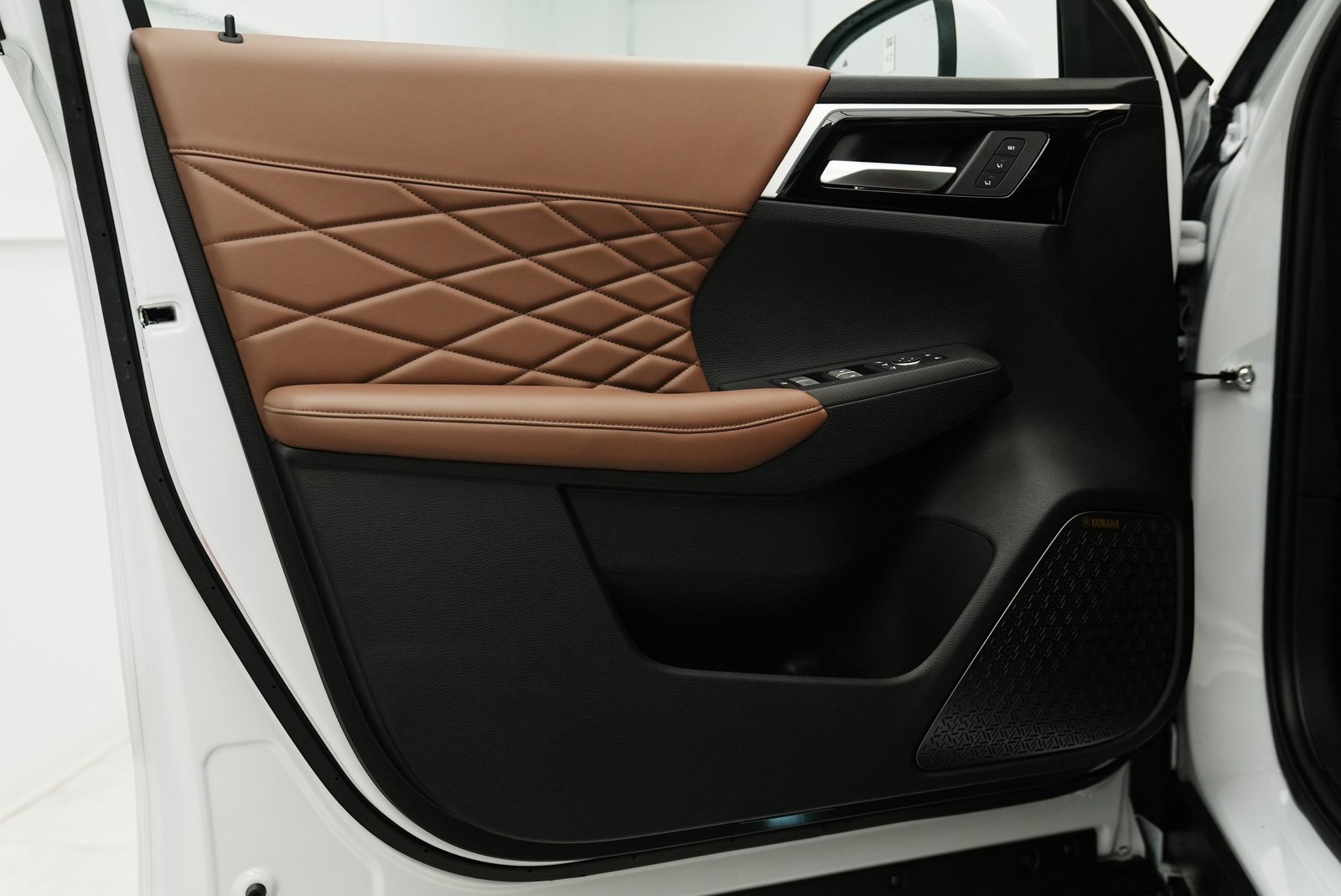 New 2025 Mitsubishi Outlander SEL image 15