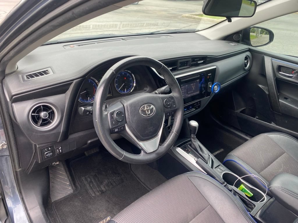 Used 2017 Toyota Corolla SE w/ Body Protection Package FWD image 12