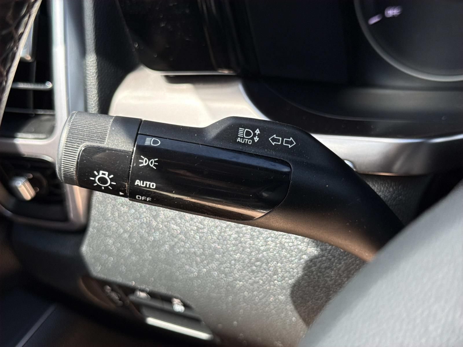 Used 2022 Kia Sorento S AWD/4WD image 16