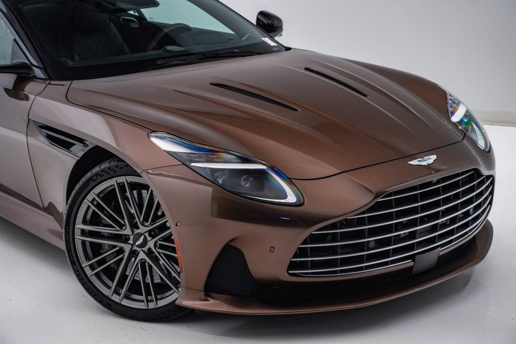 Used 2024 Aston Martin DB12 Coupe RWD image 4