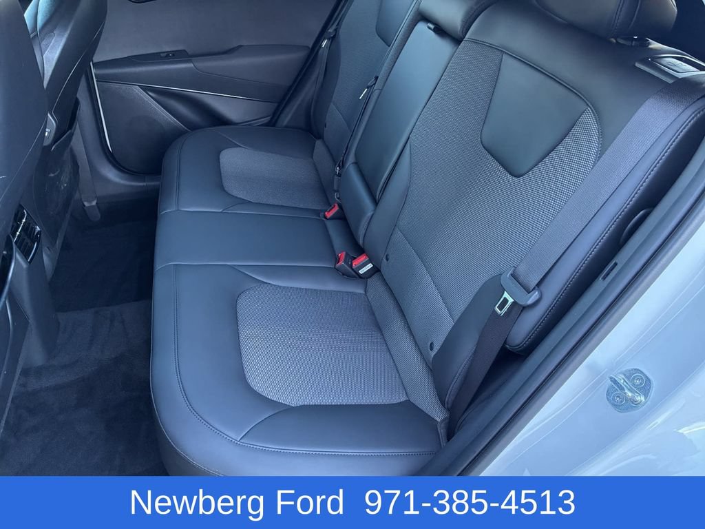 Used 2024 Kia Niro EX FWD image 28