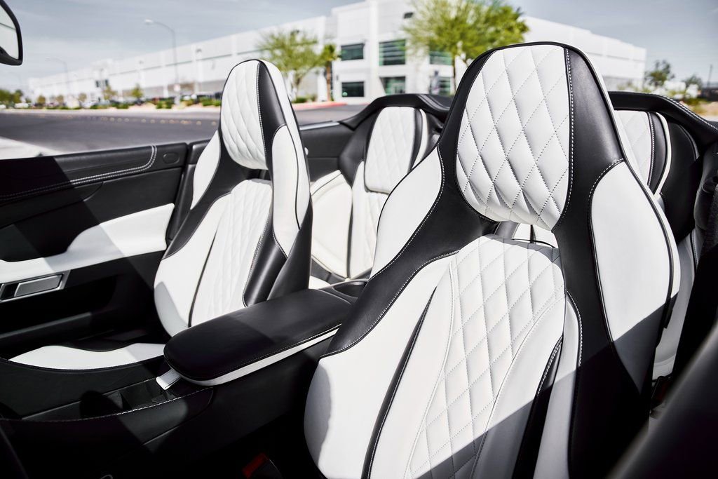 Used 2017 Aston Martin Vanquish S image 50