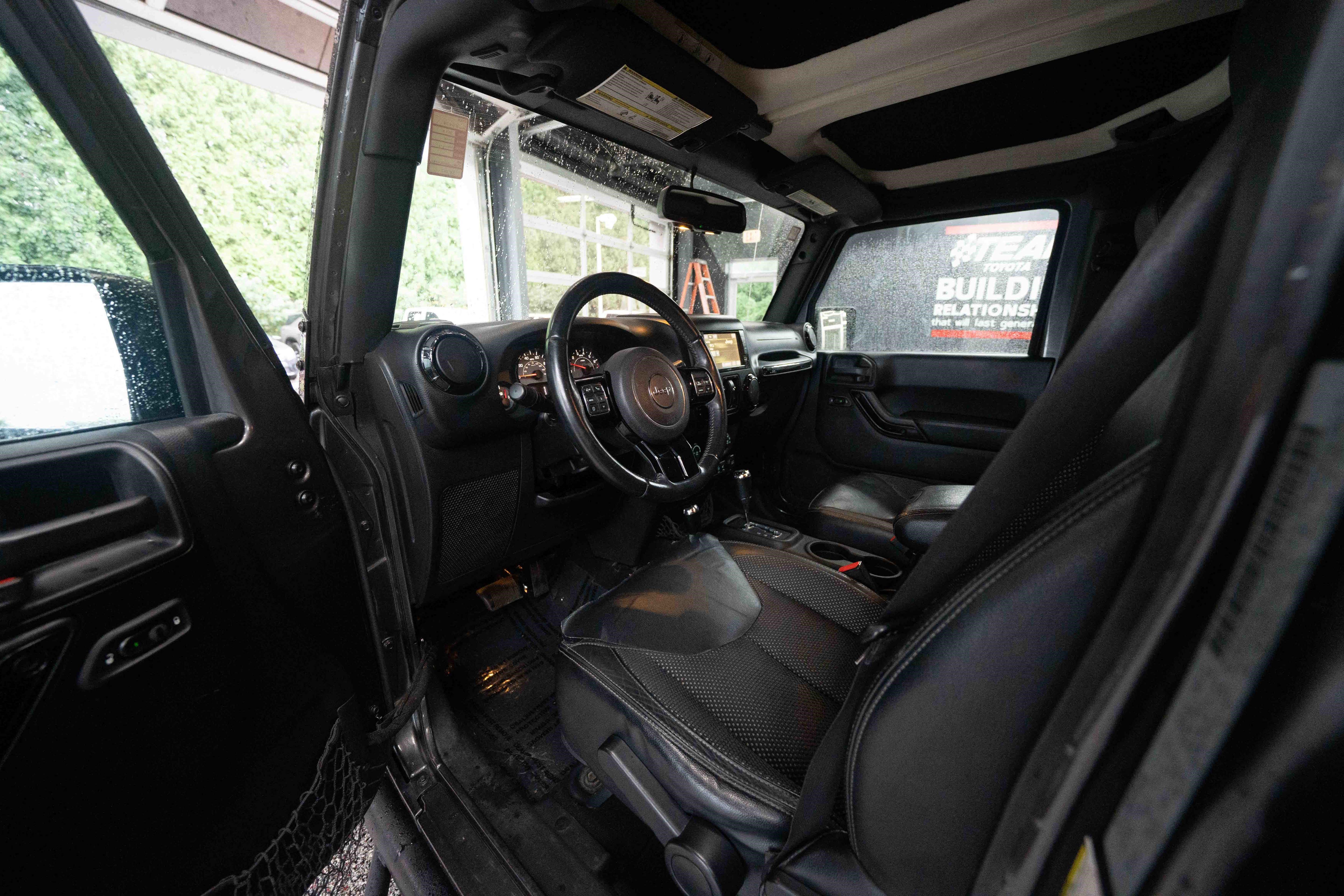 Used 2016 Jeep Wrangler Unlimited Sahara AWD/4WD image 8