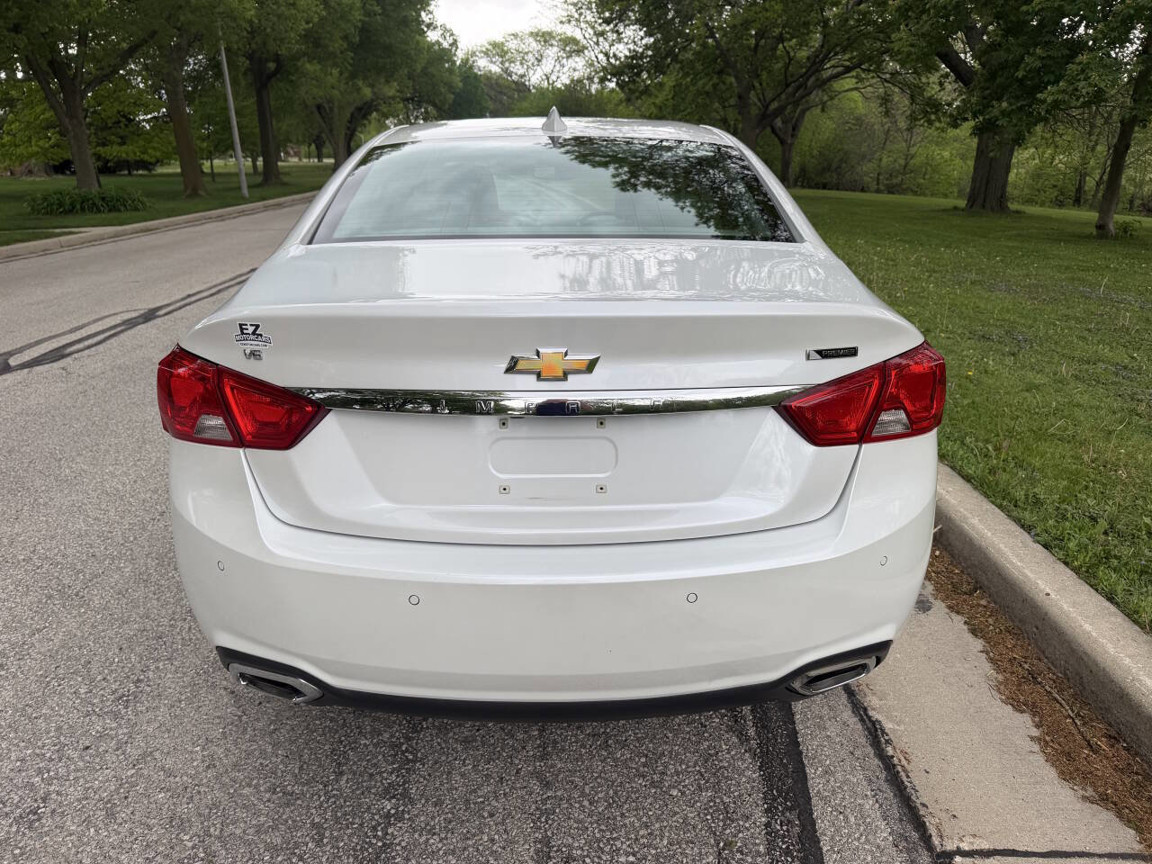 Used 2017 Chevrolet Impala Premier w/ Enhanced Convenience Package FWD image 4