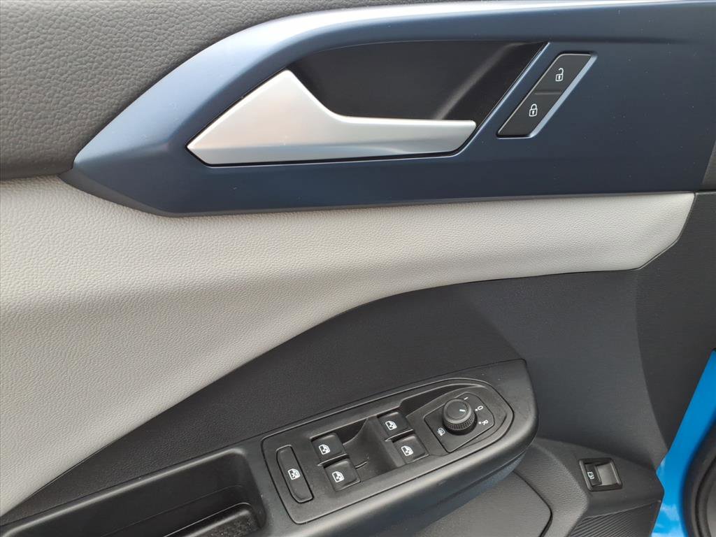 Used 2022 Volkswagen Taos SE image 15