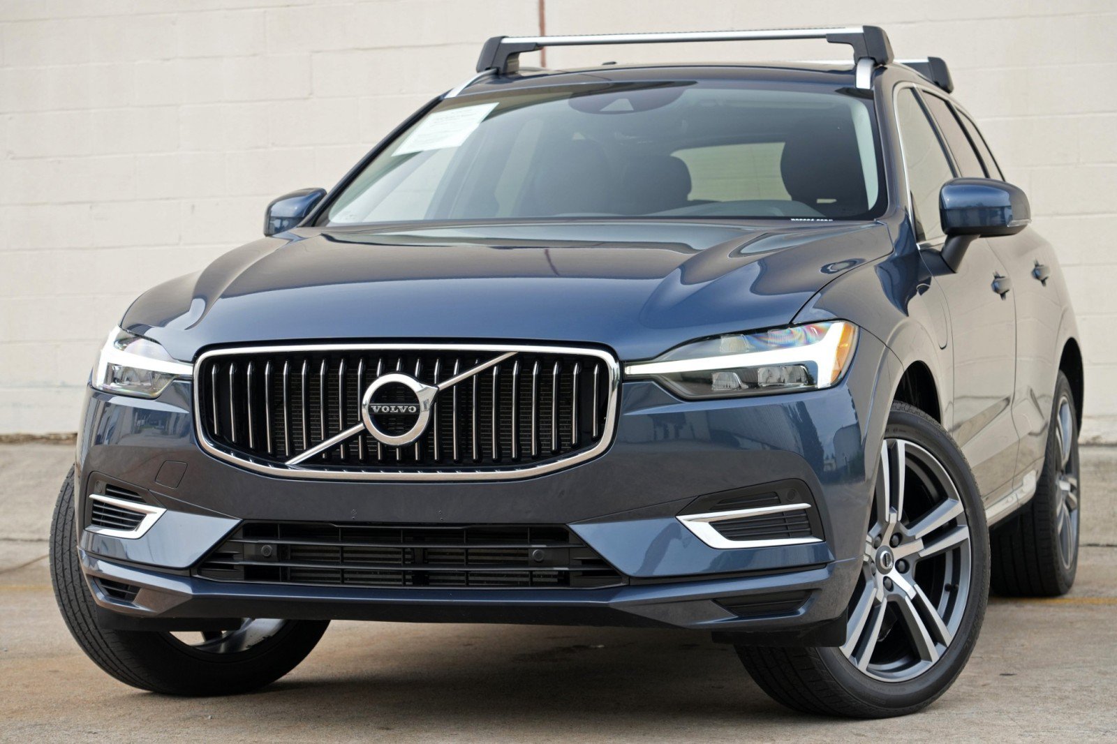 Used 2021 Volvo XC60 T8 Inscription Expression w/ Premium Package AWD/4WD image 3