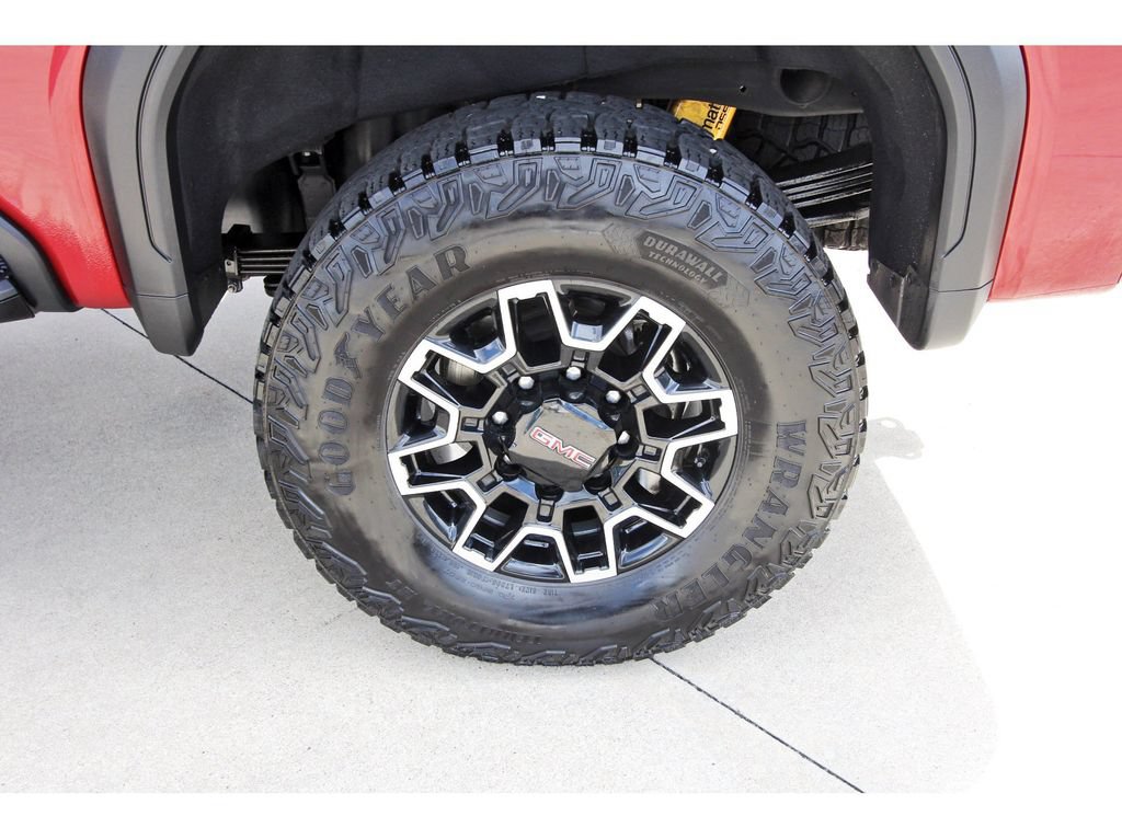 Used 2025 GMC Sierra 2500 AT4X AWD/4WD image 9