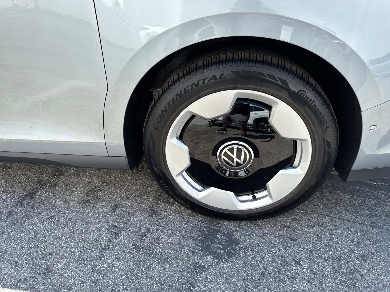 New 2025 Volkswagen ID. Buzz Pro S Plus image 8