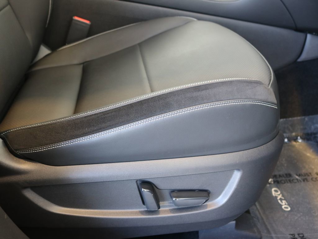 Certified 2025 INFINITI QX50 Sport image 38