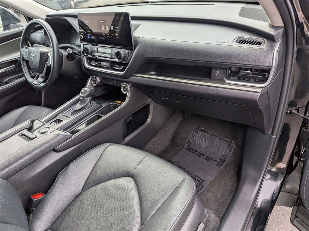 Used 2025 Toyota Grand Highlander AWD image 33