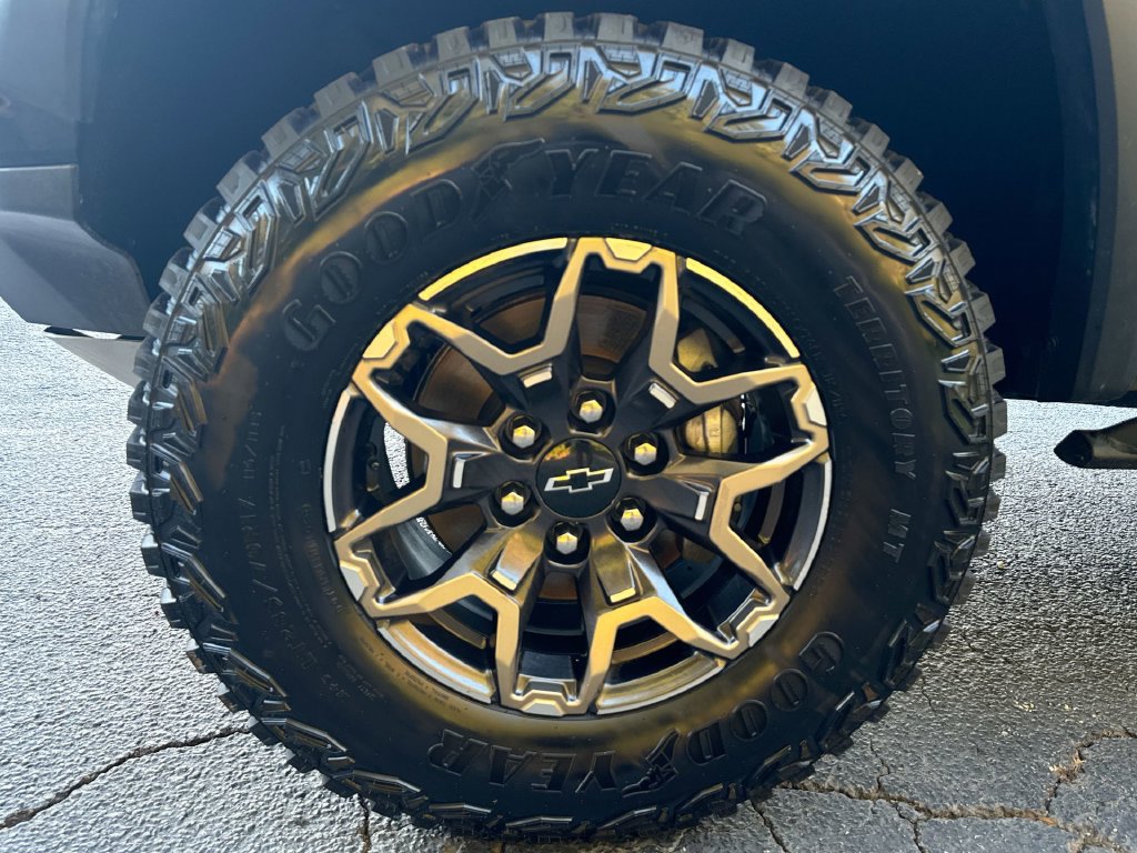 Used 2024 Chevrolet Colorado ZR2 w/ ZR2 Convenience Package III AWD/4WD image 12