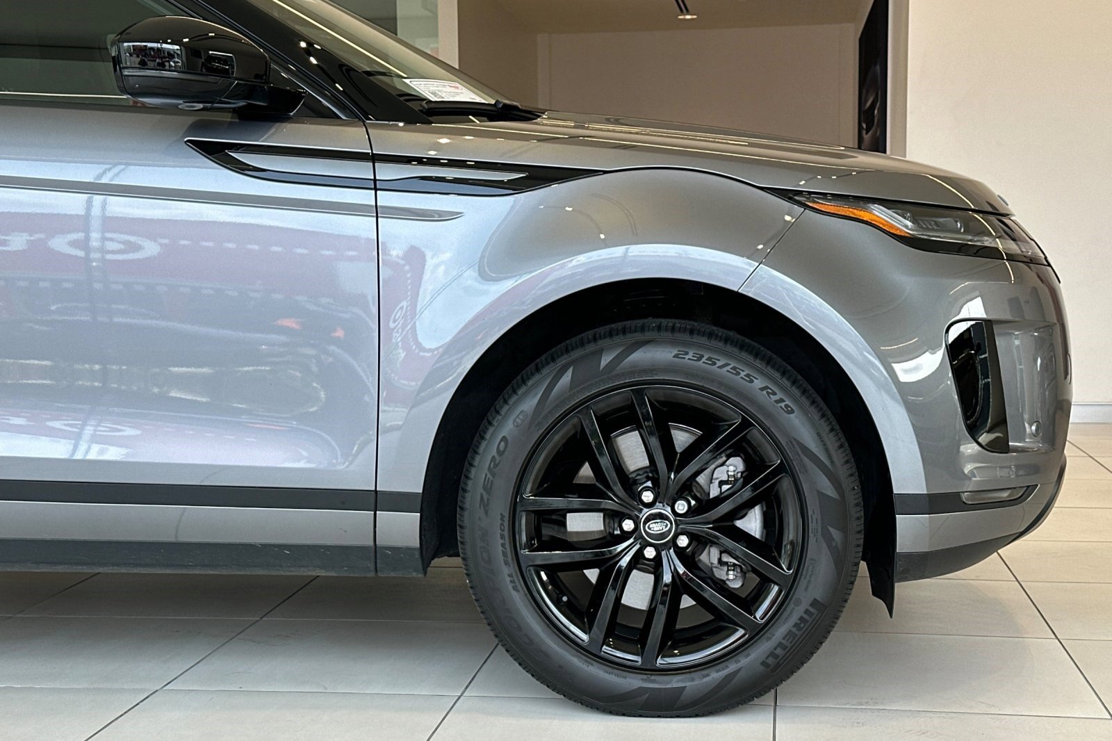 Used 2026 Land Rover Range Rover Evoque S image 34