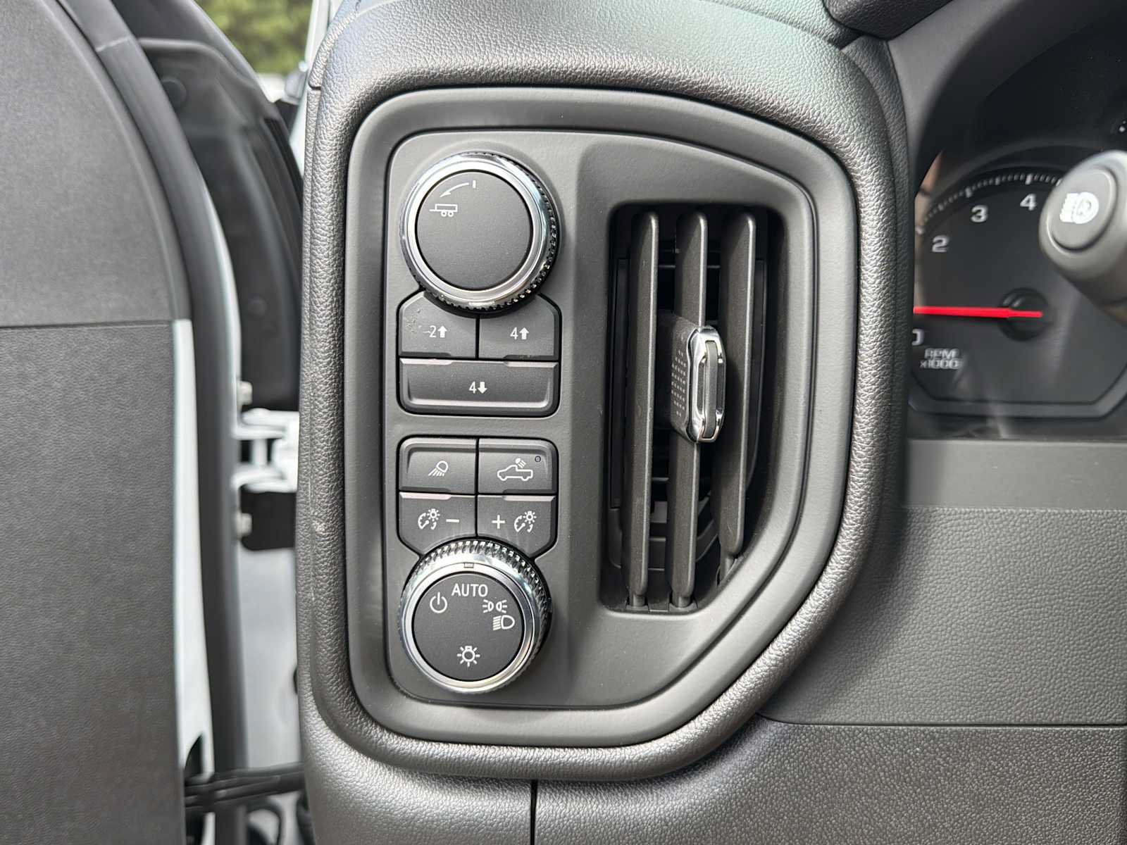 New 2026 GMC Sierra 2500 Pro w/ 1SA Pro Safety Plus Package AWD/4WD image 10