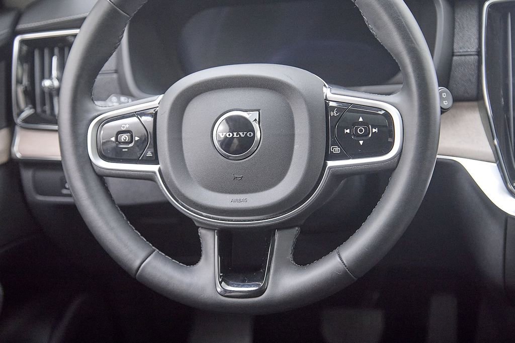 New 2026 Volvo XC90 B6 Plus w/ Protection Package Premier image 31