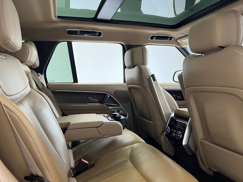 Used 2023 Land Rover Range Rover SE image 24