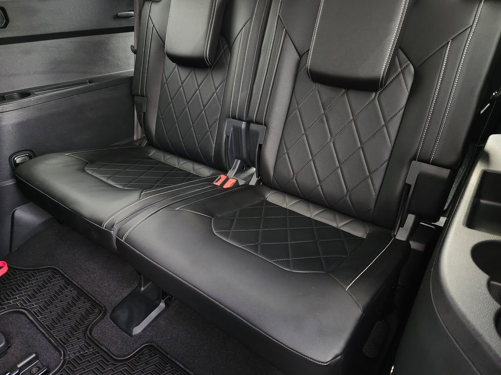 Used 2024 Volkswagen Atlas SEL Premium R-Line AWD/4WD image 35