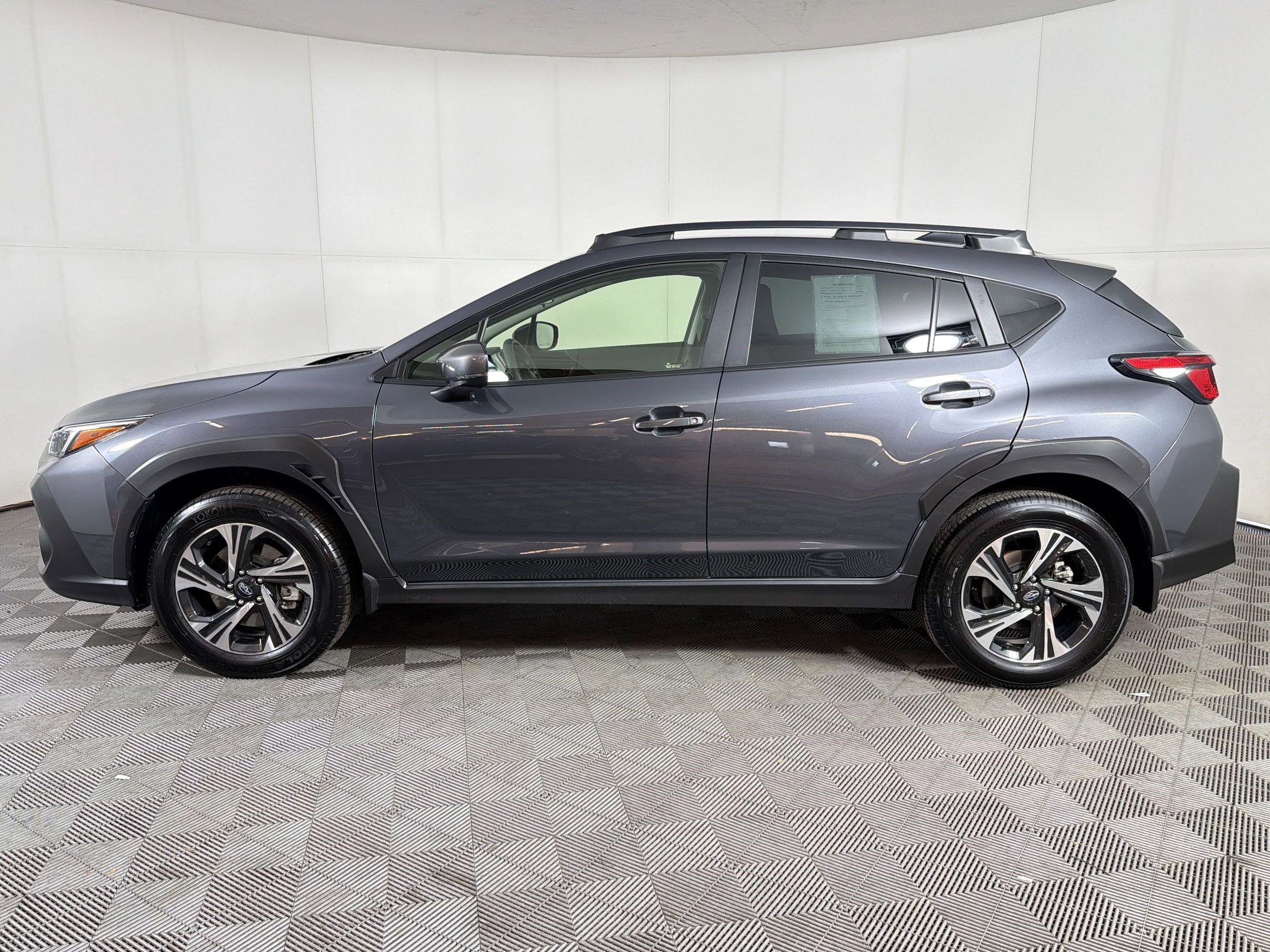 Used 2024 Subaru Crosstrek 2.0i Premium image 2