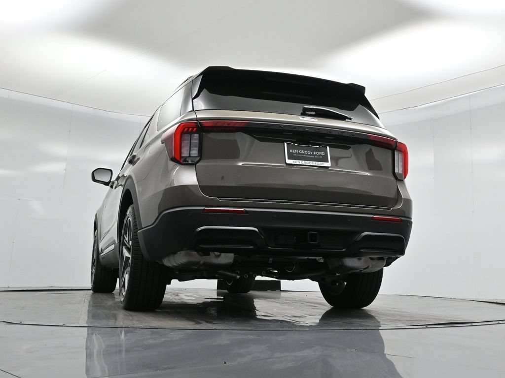 New 2026 Ford Explorer ST-Line w/ ST-Line Street Pack RWD image 53