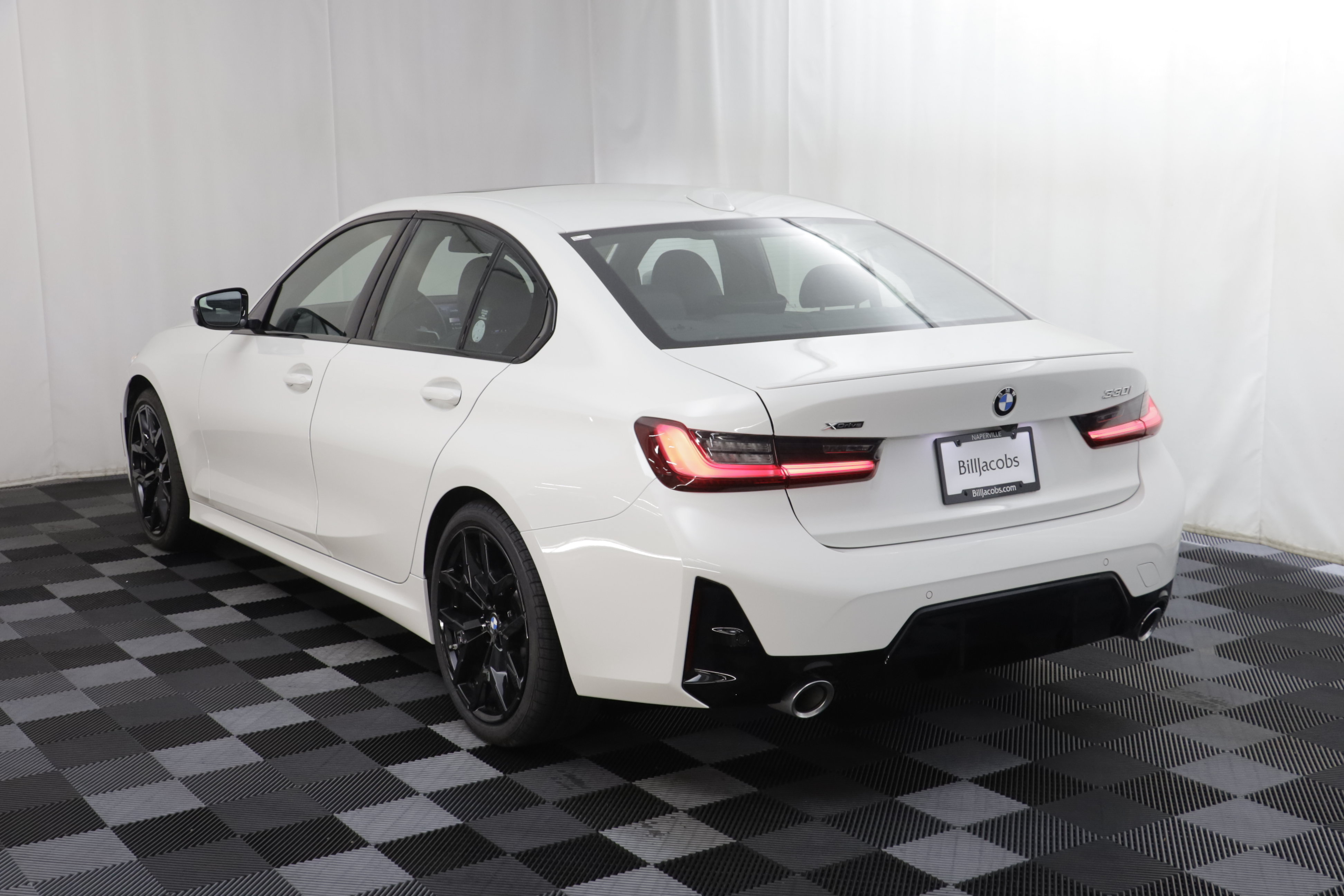 Used 2026 BMW 330i xDrive Sedan AWD/4WD image 16