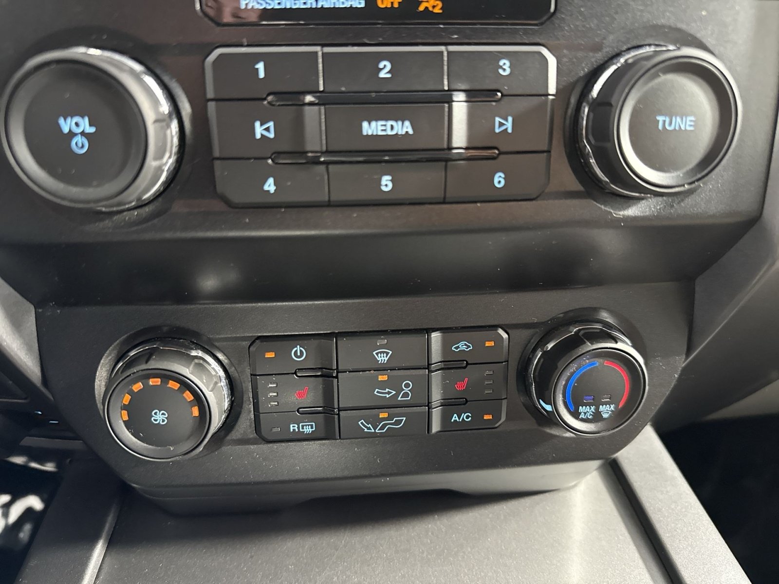 Used 2019 Ford F150 XLT w/ Equipment Group 302A Luxury AWD/4WD image 21
