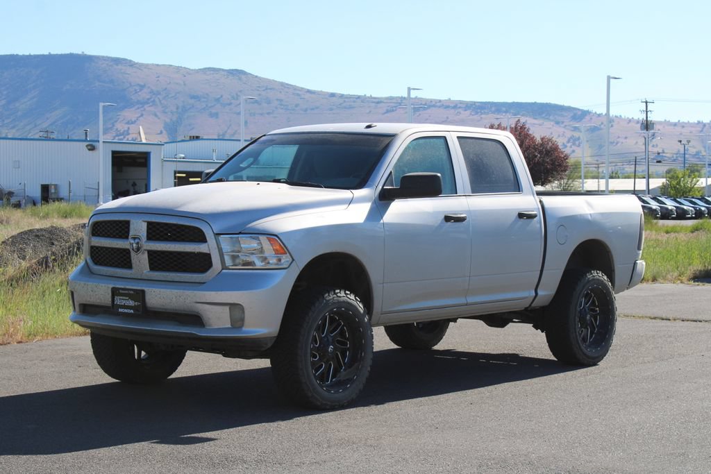 Used 2017 RAM 1500 Express AWD/4WD image 8