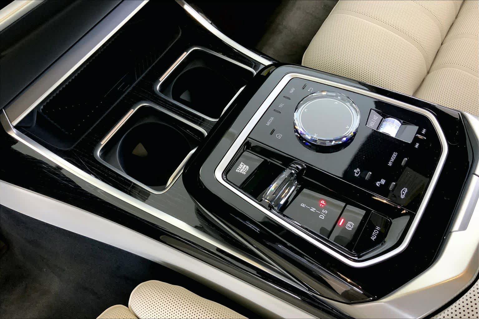 New 2026 BMW 740i xDrive w/ Executive Package AWD/4WD image 7