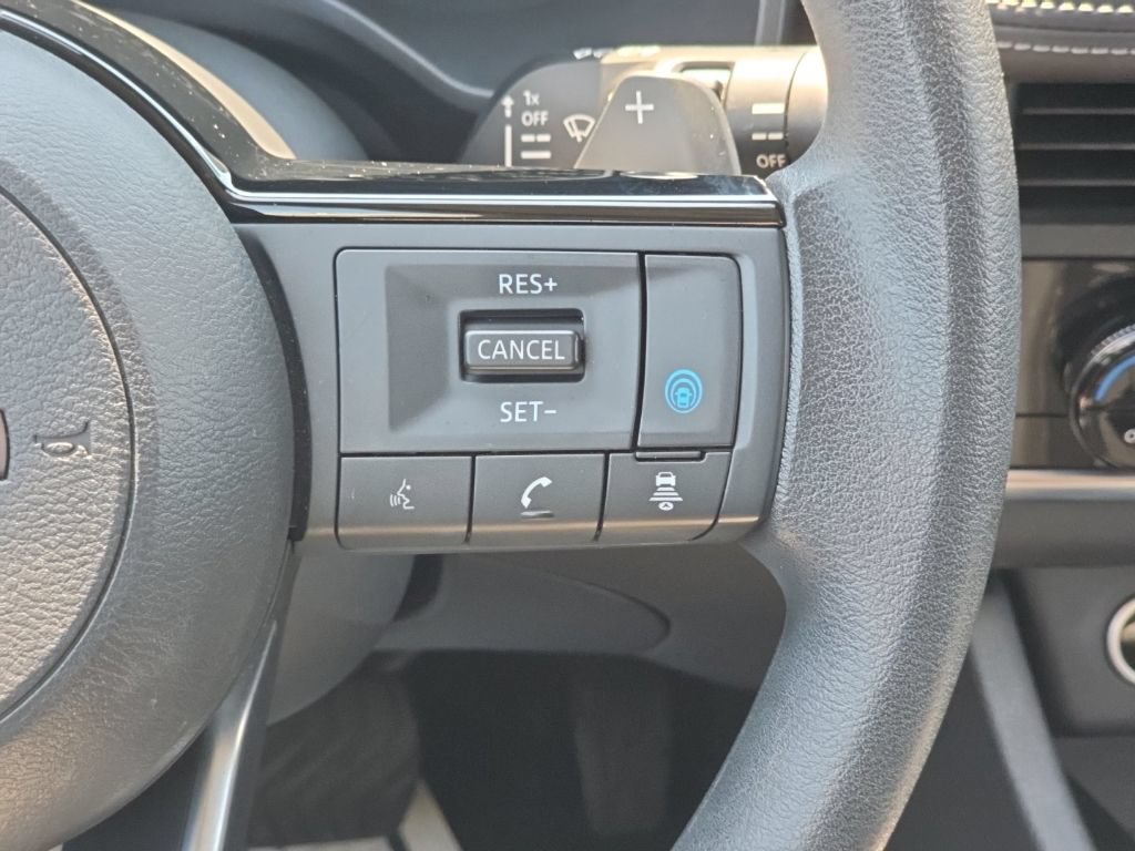 Used 2023 Nissan Rogue SV AWD/4WD image 25